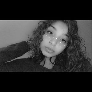 Meet your Posher, Crystalee